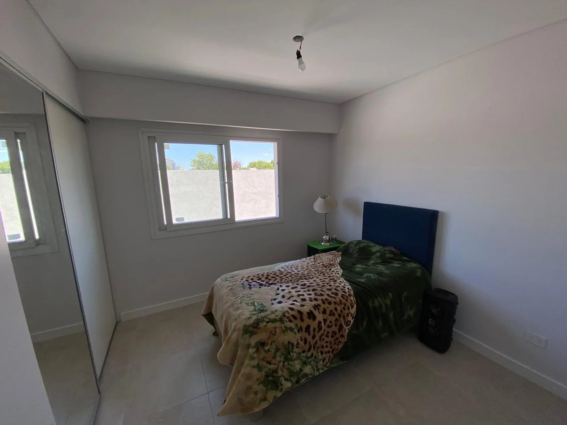 VENTA TRIPLEX A ESTRENAR C/COCHERA Y TERRAZA foto 4