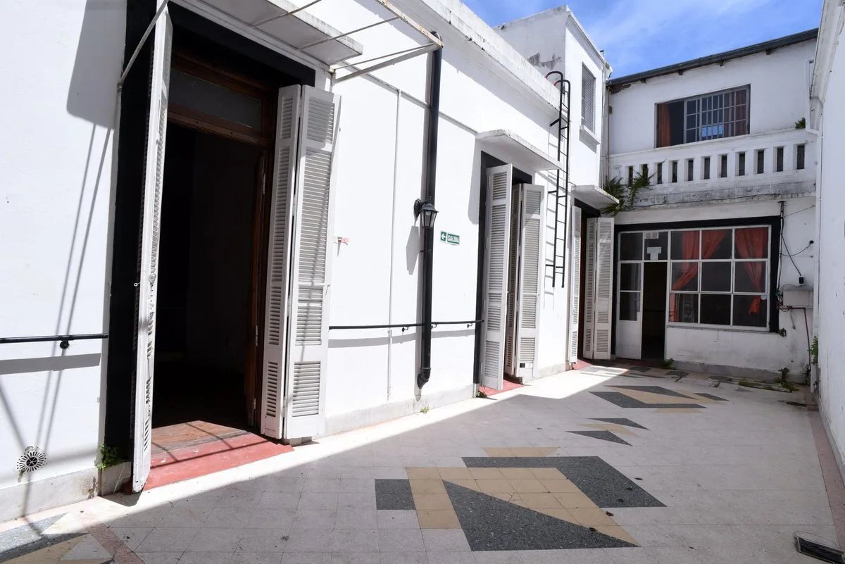 VENTA  Casa apta comercial en Barracas foto 3