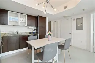 41 SE 5th St #1609 foto 1