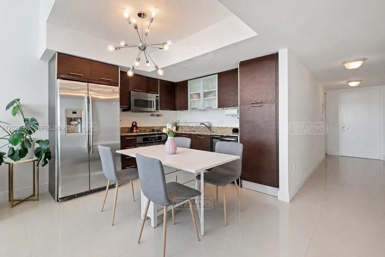 41 SE 5th St #1609 foto 3