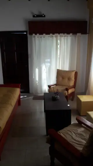 CASA EN VENTA CON LOCALES!!!! foto 5