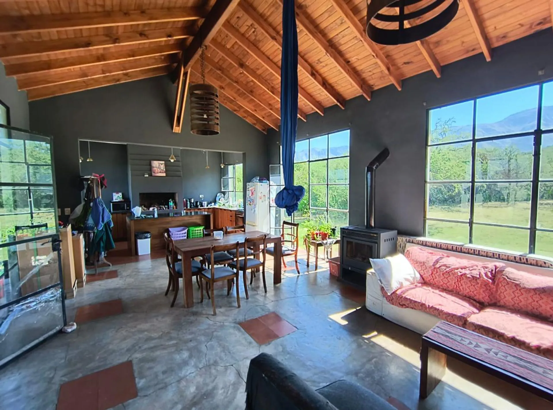 Hermosa casa con 3.7 hectáreas en venta foto 2