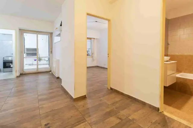 2 ambientes con patio en Av Cordoba - OPORTUNIDAD