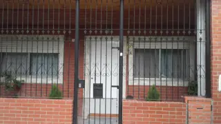 Excelente Propiedad Casa al Frente 4 ambientes Zona Billinghurst foto 1