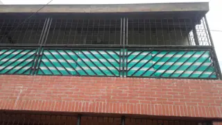 Excelente Propiedad Casa al Frente 4 ambientes Zona Billinghurst foto 2