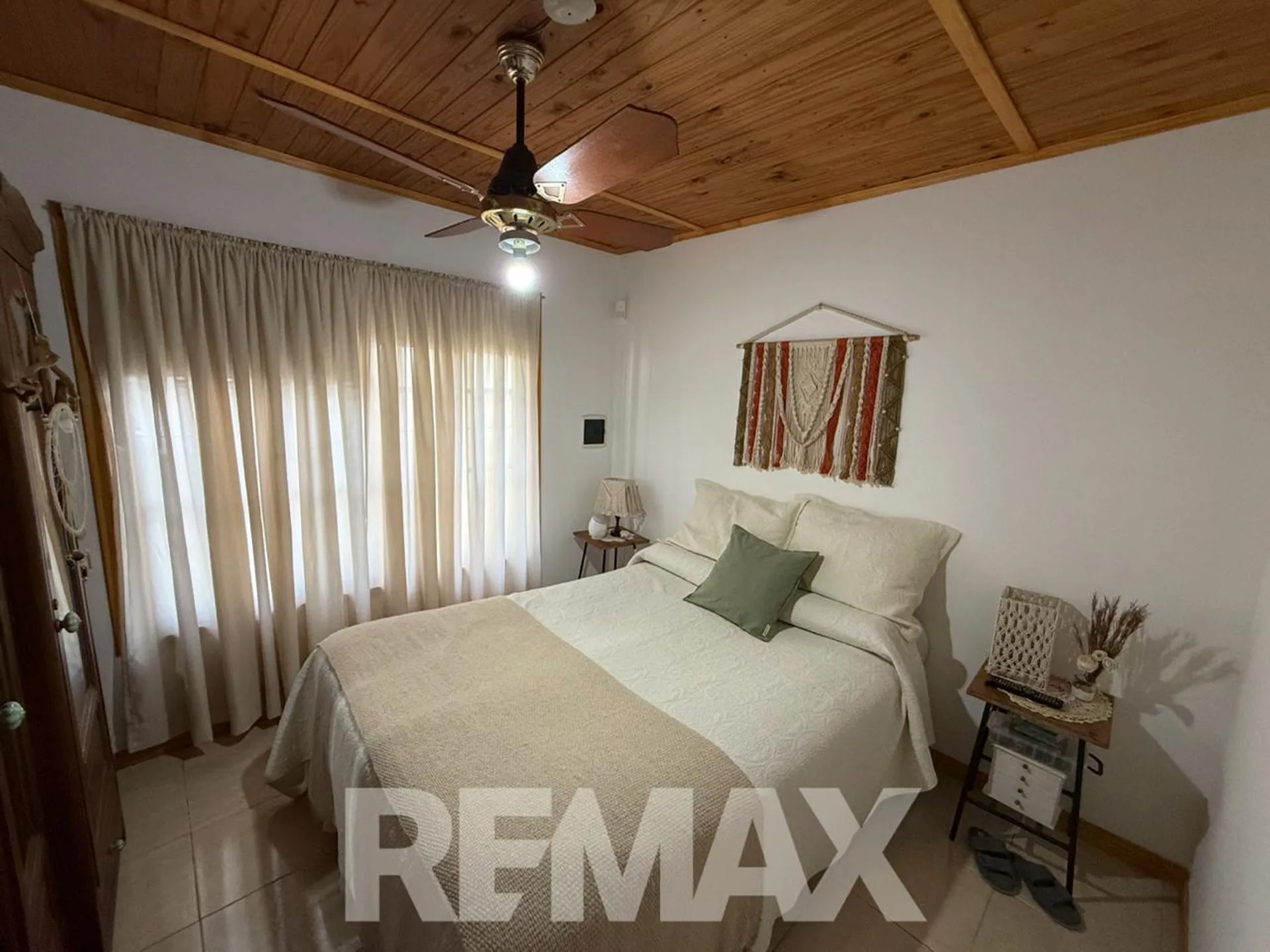 EN VENTA CASA 2 DORM Y COCH - TERRENO DE 10X50 foto 3