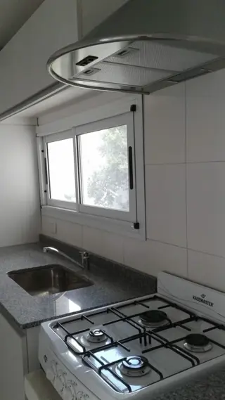 Alquiler 2 ambientes con balcón, excelente estado Almagro. foto 1