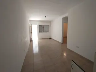 EXCELENTE DEPARTAMENTO DE 3 AMBIENTES EN PLANTA ALTA, AL FONDO, SOBRE AV. MARQUEZ foto 1