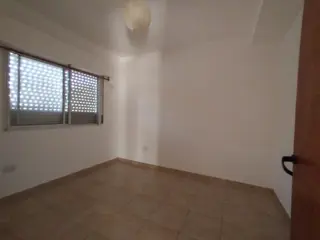 EXCELENTE DEPARTAMENTO DE 3 AMBIENTES EN PLANTA ALTA, AL FONDO, SOBRE AV. MARQUEZ foto 4