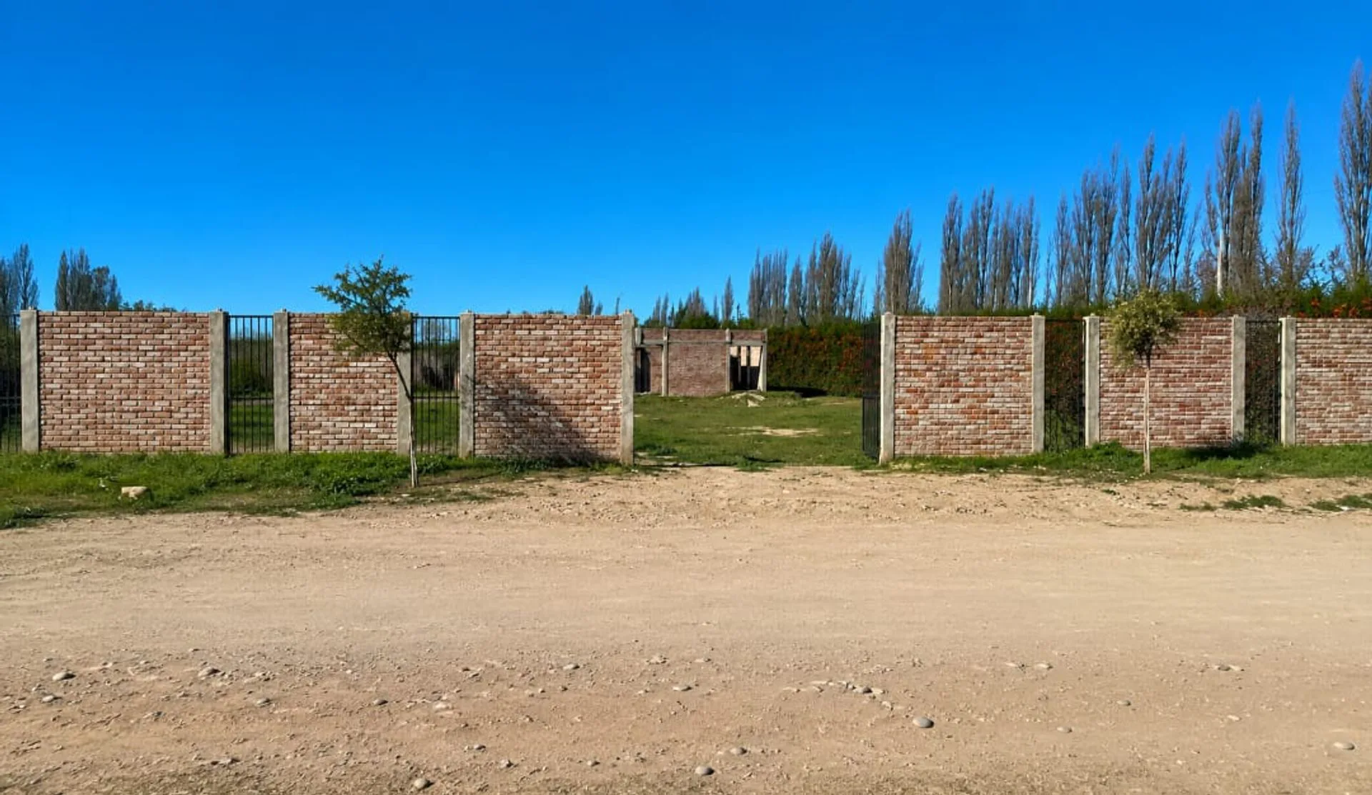 LOTE CON PILETA - LUNLUNTA - MAIPU