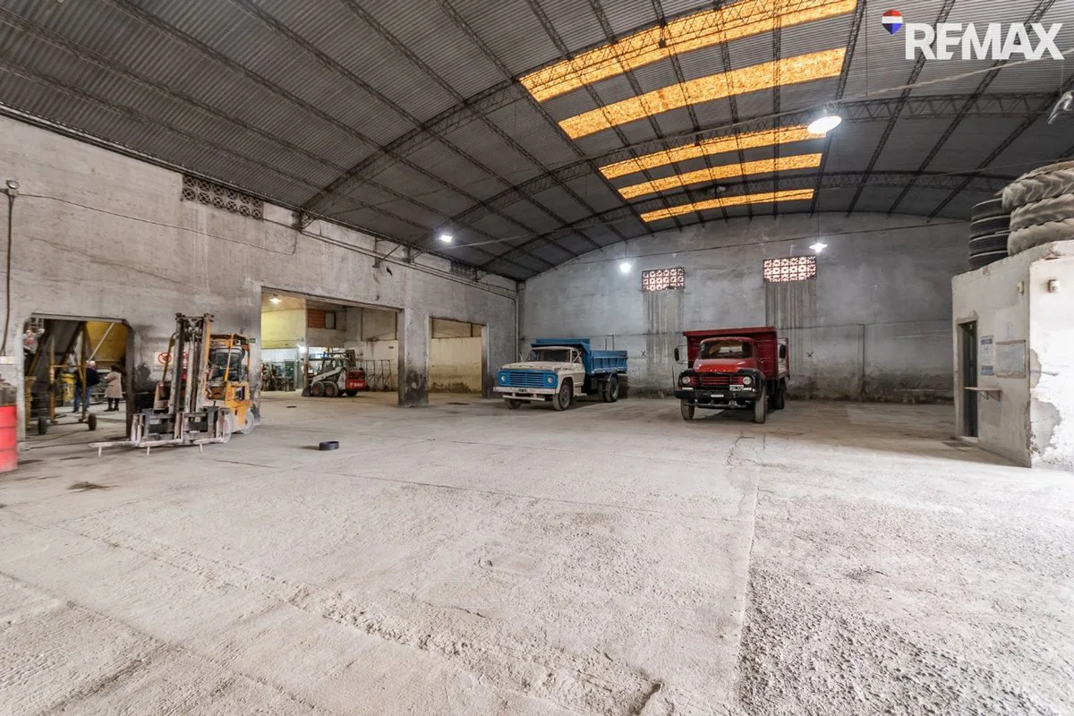 VENTA GALPÓN EN BERAZATEGUI DE 2536 M2 TOTALES foto 2