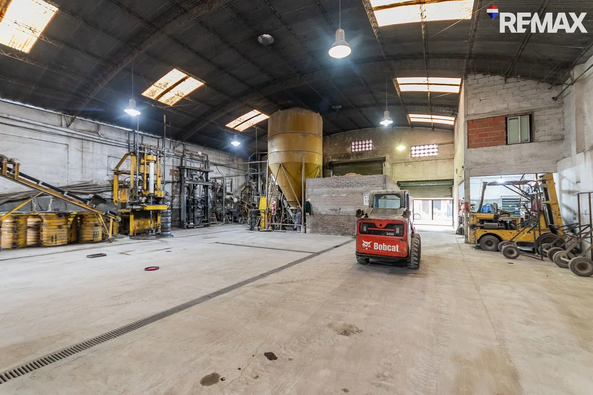 VENTA GALPÓN EN BERAZATEGUI DE 2536 M2 TOTALES foto 3