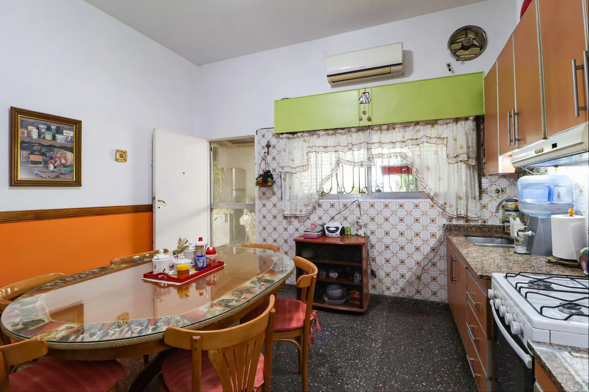 Venta casa 3 amb, terraza, patio, coch. Avellaneda foto 5
