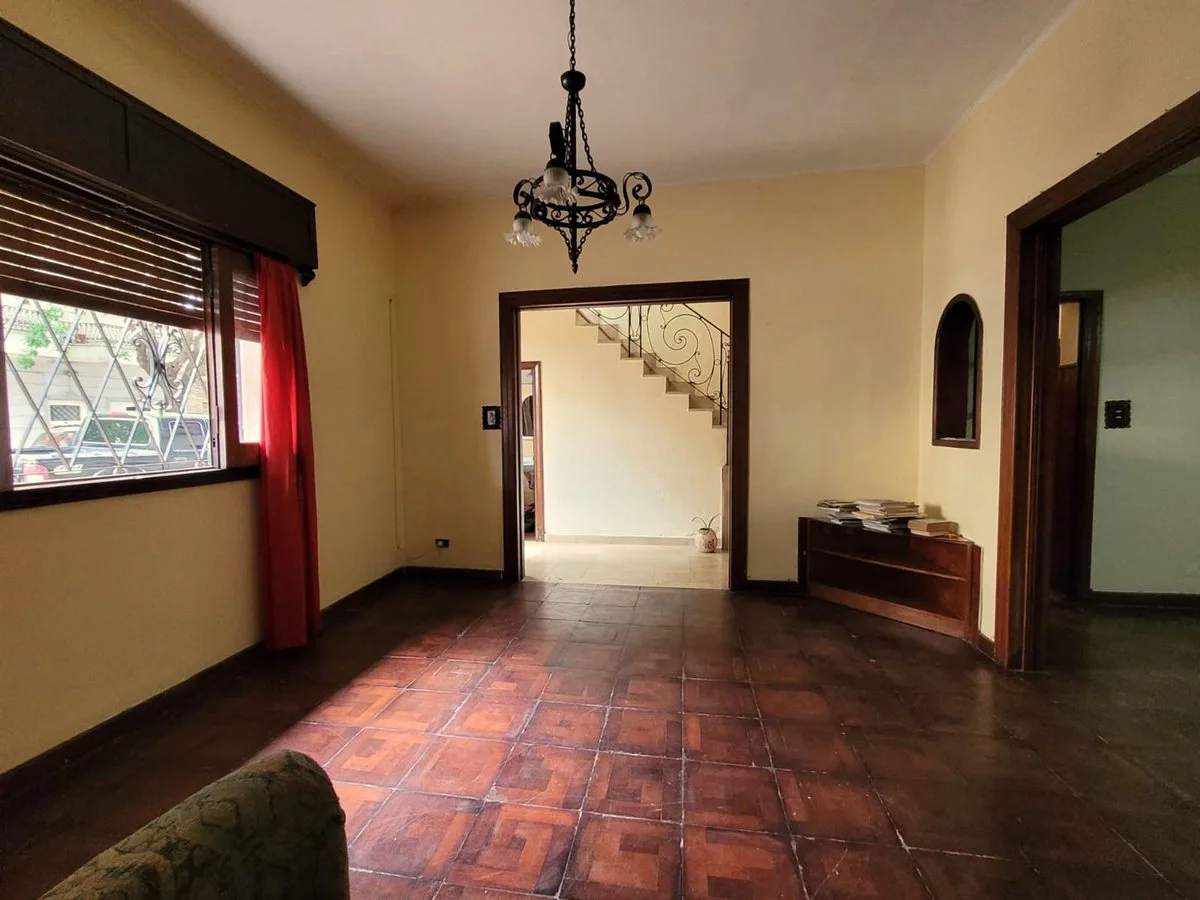 VENTA CASA TRES HABITACIONES LANUS A MTS ESTACION foto 3