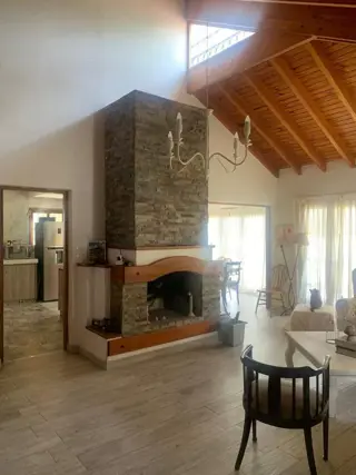 EXCELENTE CASA EN VENTA LUJAN DE CUYO foto 3