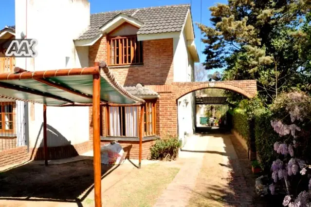 DEPARTAMENTO AMPLIO PARA 6 PERSONAS PRÓXIMO AL CENTRO