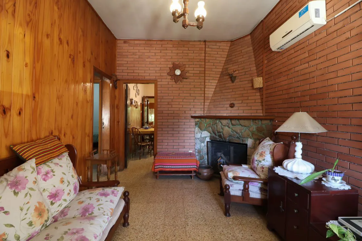 VENTA CASA 5 AMBIENTES GRAN JARDIN COCHERAS MORÓN foto 4