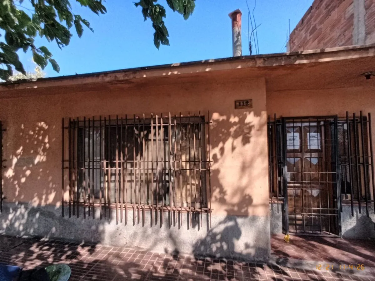 VENTA OPORTUNIDAD CASA + DEPARTAMENTO GODOY CRUZ foto 3