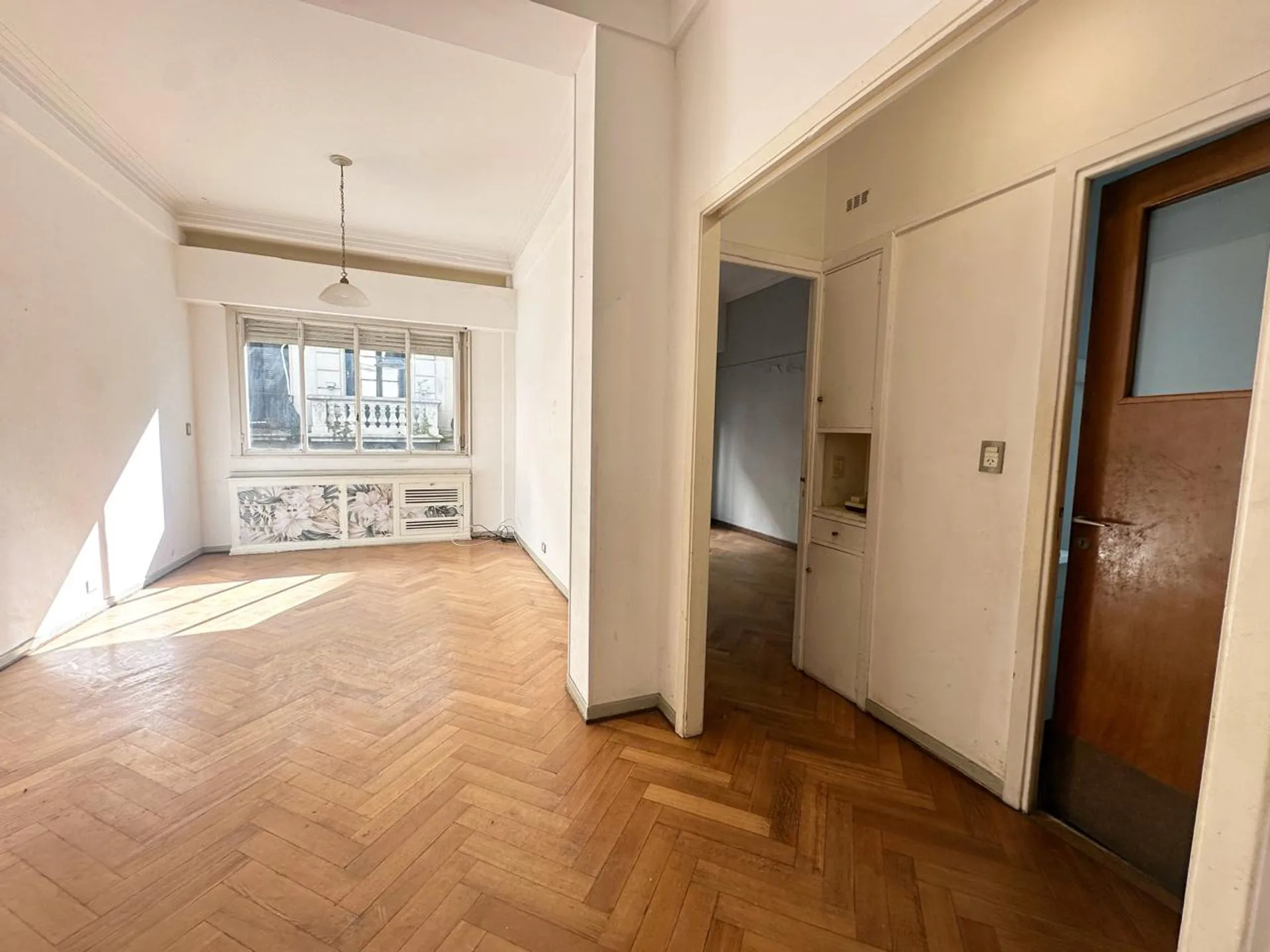 Venta departamento 3 amb c/balcon Monserrat foto 2