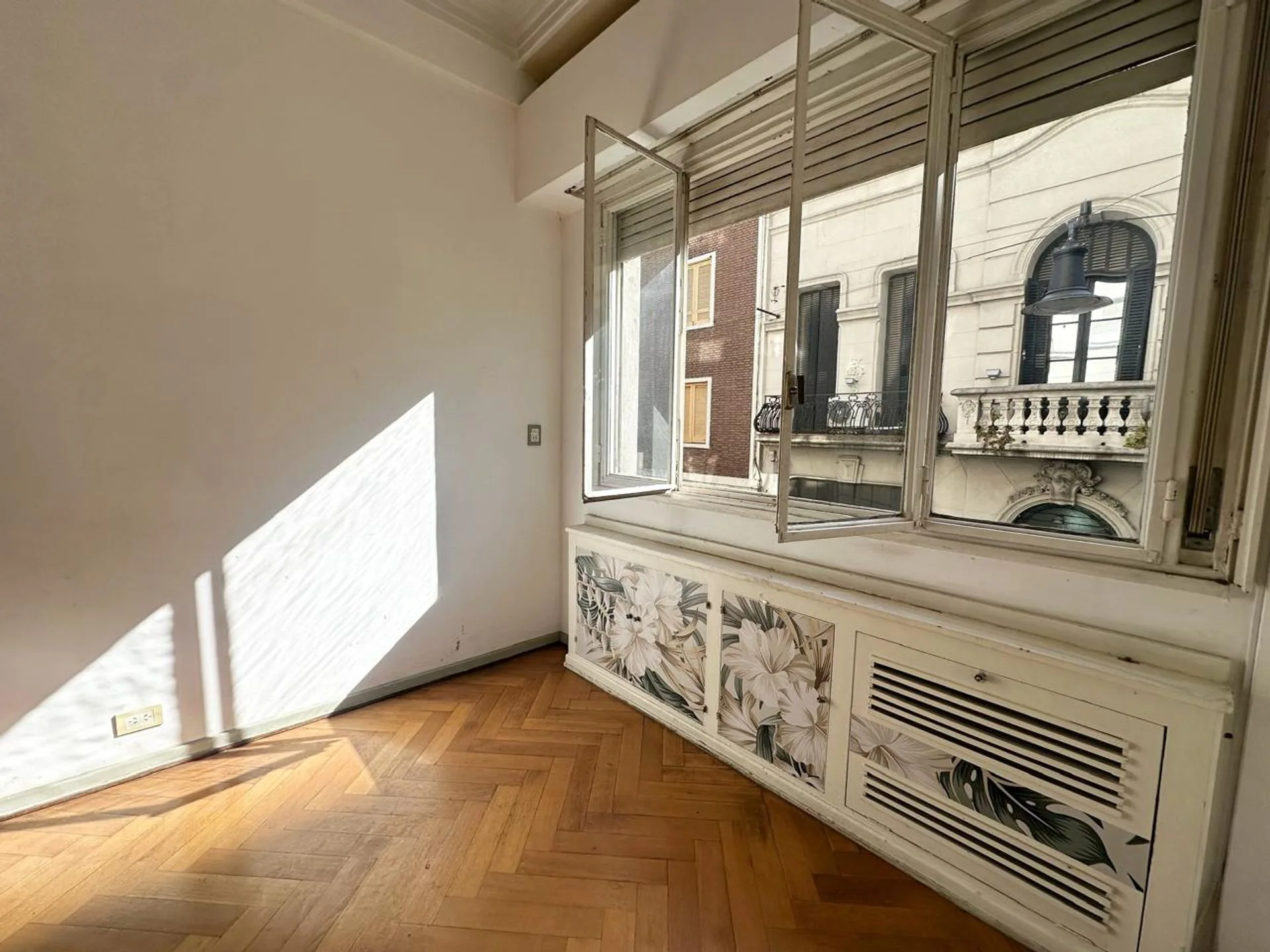 Venta departamento 3 amb c/balcon Monserrat foto 4