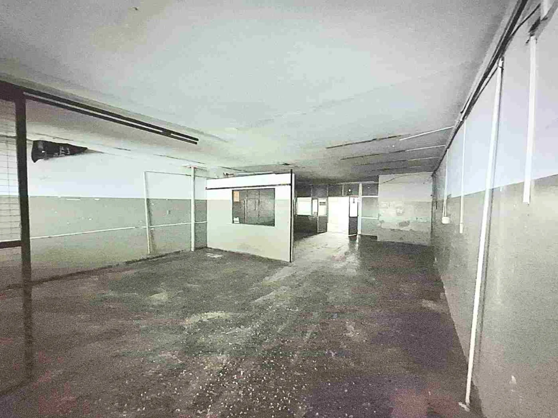 ALQUILER AMPLIO LOCAL COMERCIAL CÉNTRICO foto 4