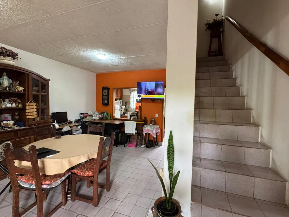 VENTA CASA DUPLEX 4 AMBIENTES, GRAND BOURG COCHERA foto 4