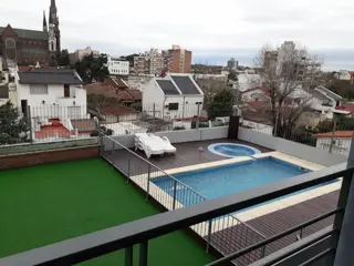EXCELENTE DOS AMBIENTES AMPLIO PISO 7 LATERAL CON DOS COHERAS foto 1