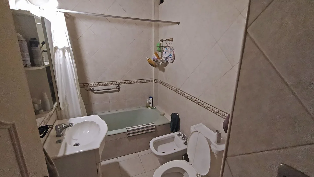 VENTA ALMAGRO 4 AMB  FRENTE/ BALCON foto 2