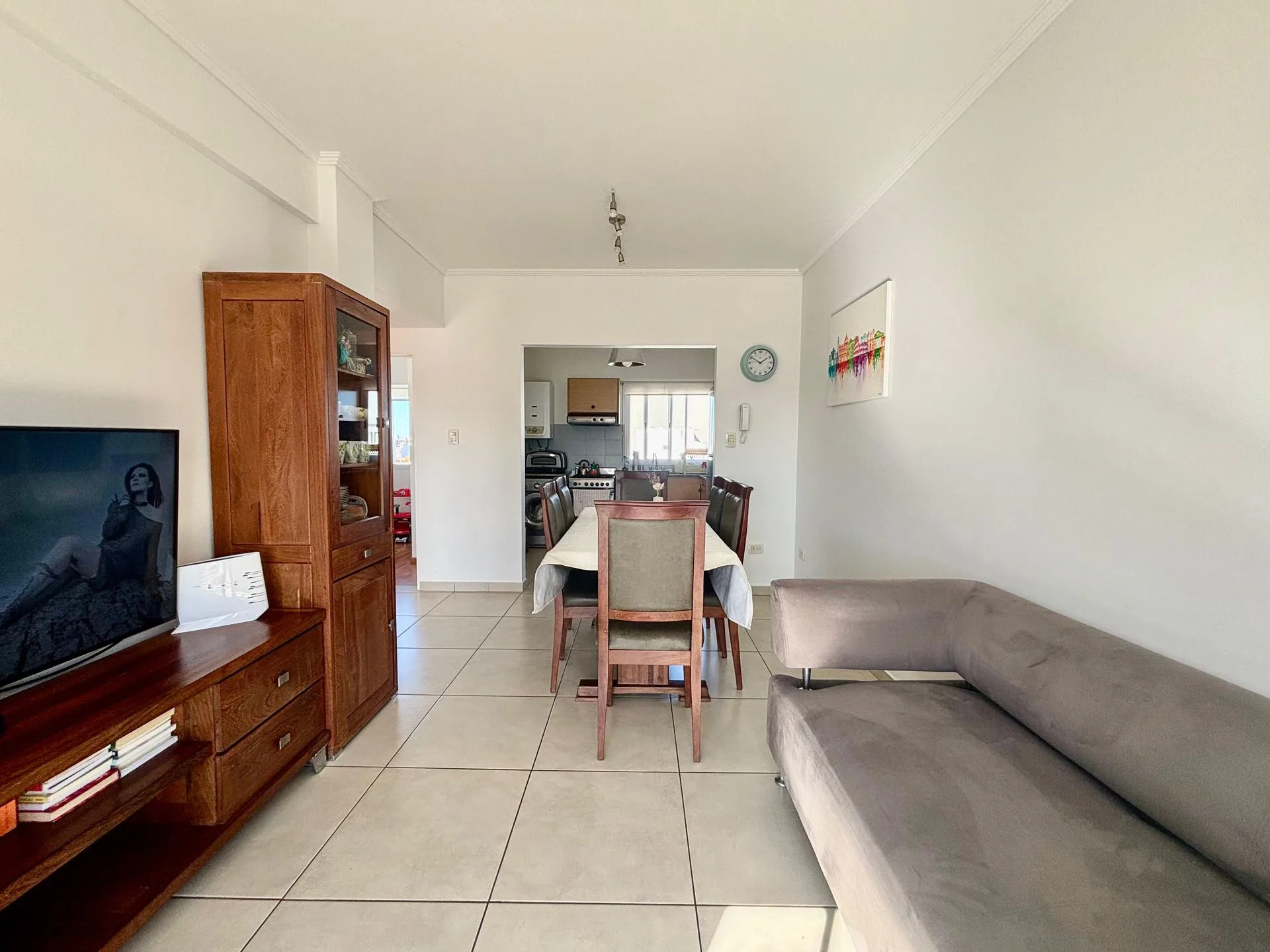 Depto 3 amb 9° piso c/balcón Wilde-PERMUTA/VENTA foto 4