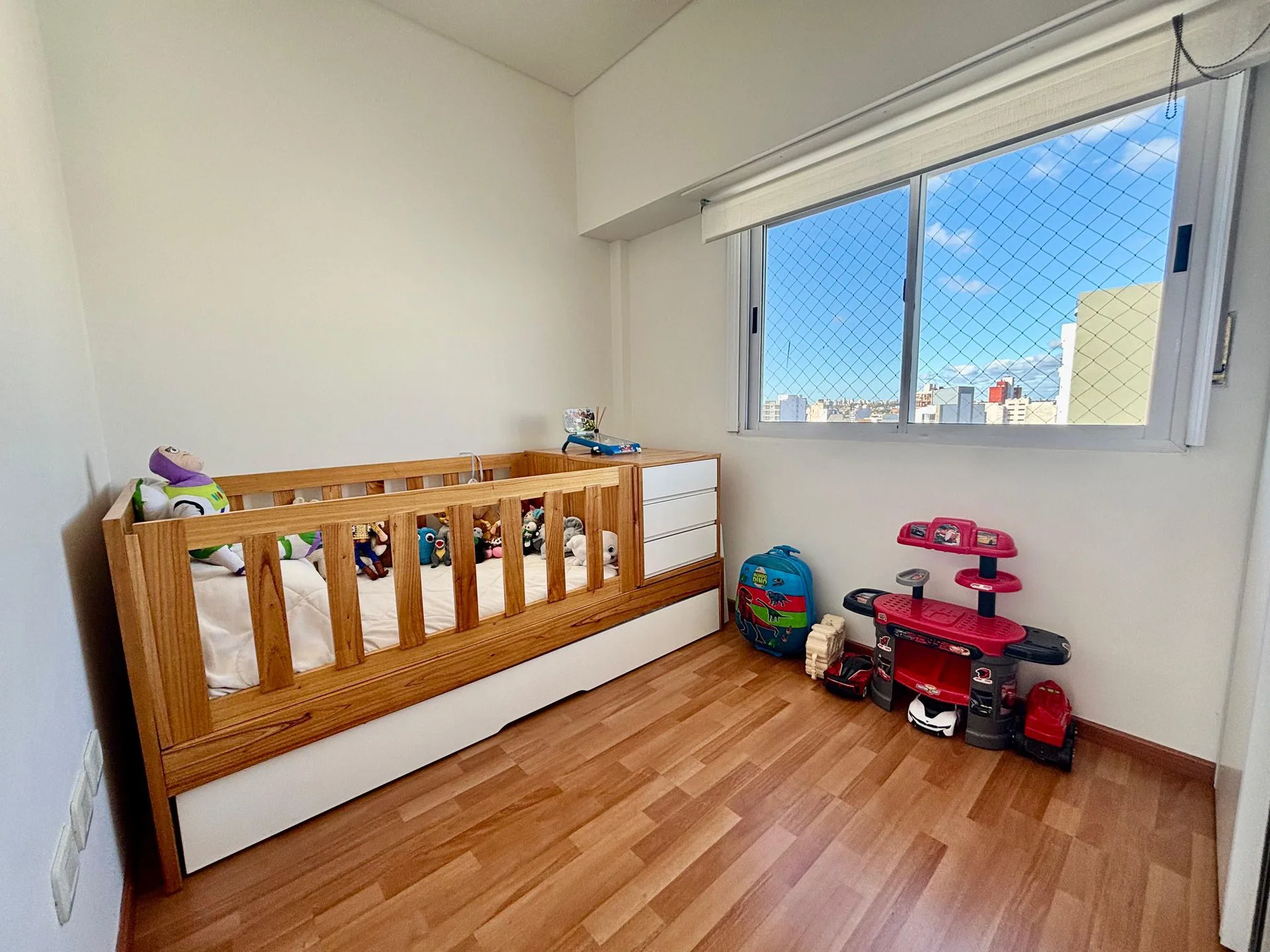 Depto 3 amb 9° piso c/balcón Wilde-PERMUTA/VENTA foto 5