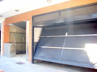 Venta de Cochera Fija descubierta para auto chico o mediano foto 3