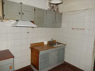 VENTA CASA DE TRES AMB. CON COCHERA foto 3