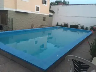DEPTO EN COMPLEJO. CON PILETA. COCHERA Y ASADOR EXCLUSIVO. A 3 CUADRAS DEL LAGO SAN ROQUE EN BARRIO RESIDENCIAL foto 4