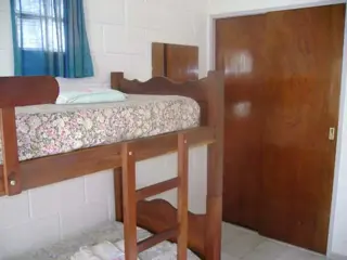 DEPTO EN COMPLEJO. CON PILETA. COCHERA Y ASADOR EXCLUSIVO. A 3 CUADRAS DEL LAGO SAN ROQUE EN BARRIO RESIDENCIAL foto 5