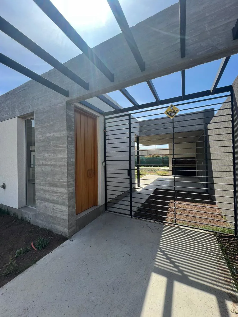 El Talero 3013 - Casa en  venta de tres dormitorios - Don Mateo, Funes foto 2