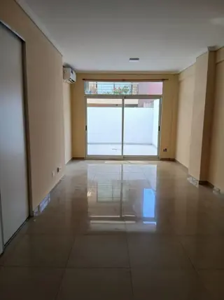 MONOAMBIENTE CON DOS PATIOS EN ALQUILER foto 3