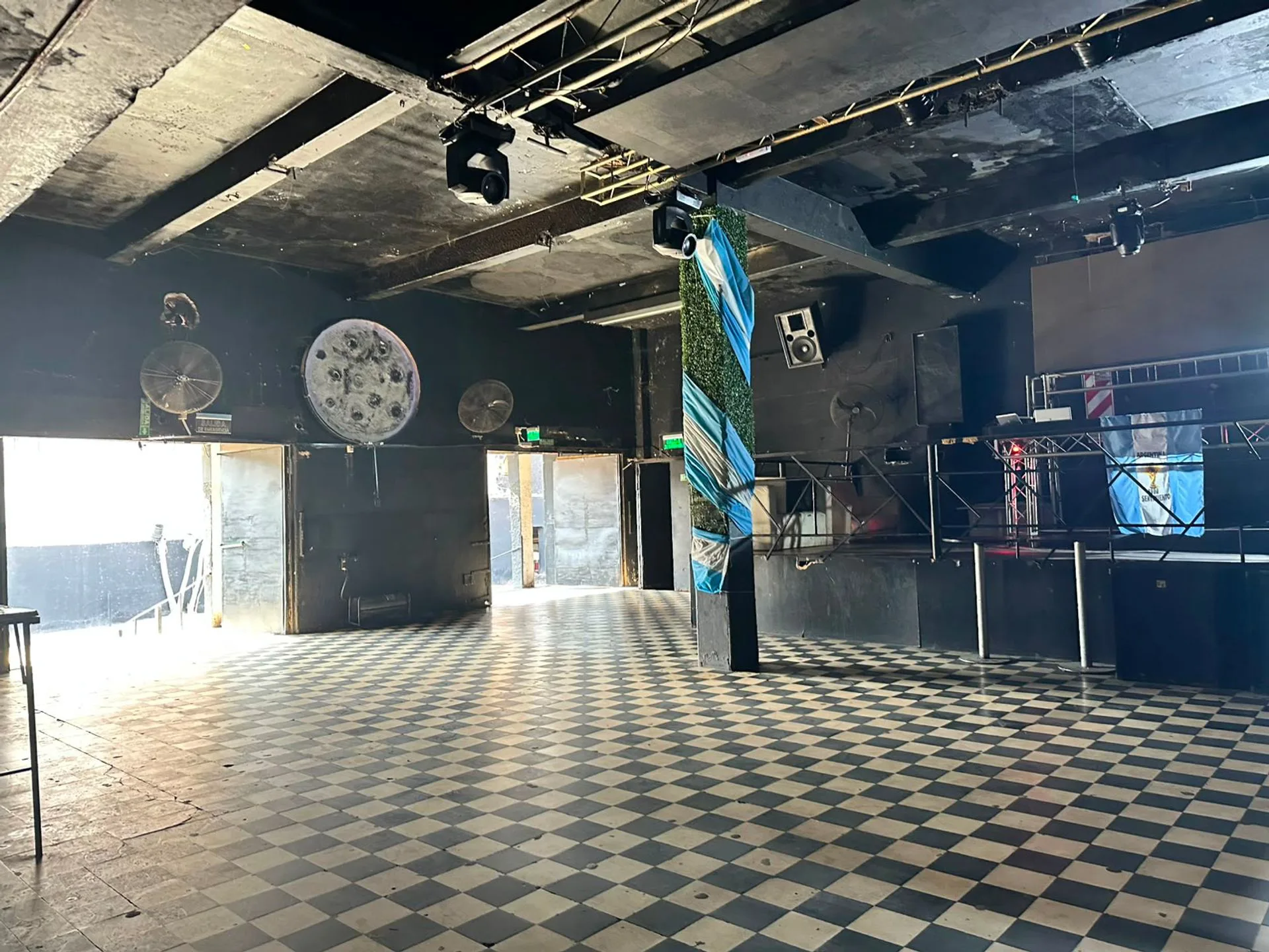 VENTA LOTE CON SALON COMERCIAL CIUDAD MENDOZA foto 4