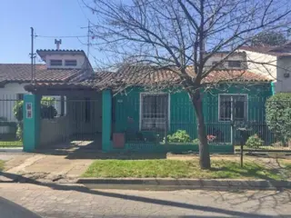 EXCELENTE CASA BARRIO AERONAUTICO foto 1