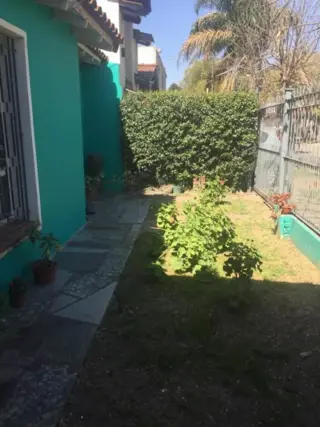 EXCELENTE CASA BARRIO AERONAUTICO foto 2