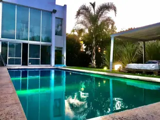 Alquiler Anual de casa 4 amb en Country San Patricio Moreno con Pileta . 1000 m2 Parque foto 2