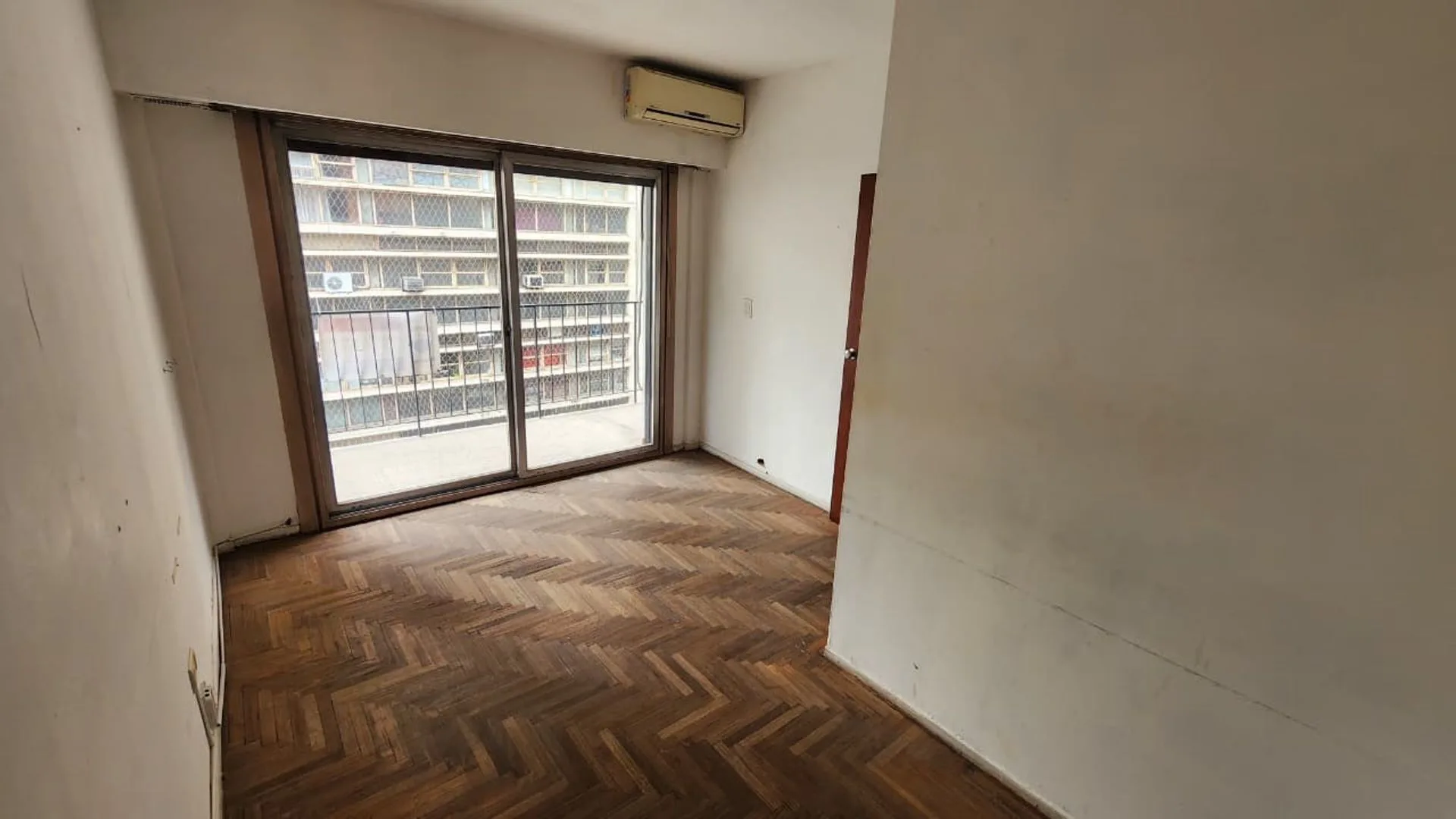 Venta depto. Tribunales  monoambiente div. balcòn foto 3