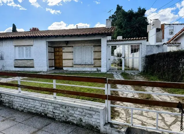 CASA VENTA LOMAS DEL MIRADOR 2 DORMITORIOS PATIO
