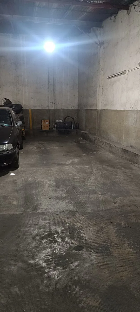 VENTA  DE COCHERA FIJA CUBIERTA EN BALVANERA foto 5