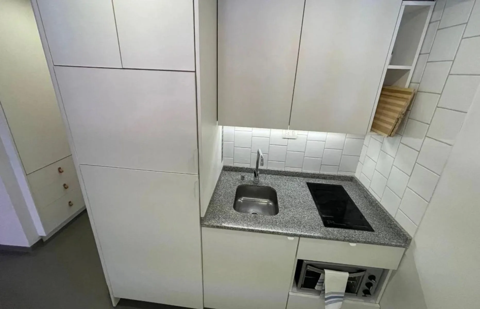 Studio apartment in Palermo – photo 16 of 17