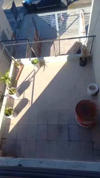 ALQUILER - DUPLEX 2 AMBIENTES CON BALCON Y TERRAZA CASTELAR foto 3
