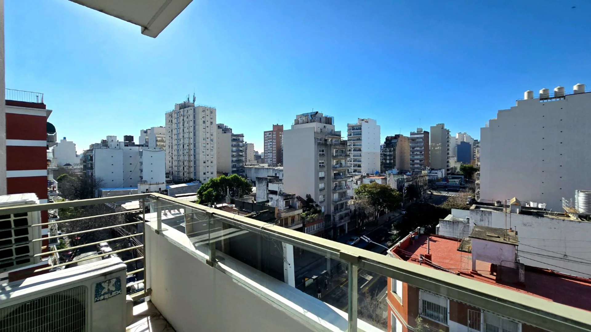 MONOAMBIENTE EN VENTA EN FLORES CON RENTA foto 3