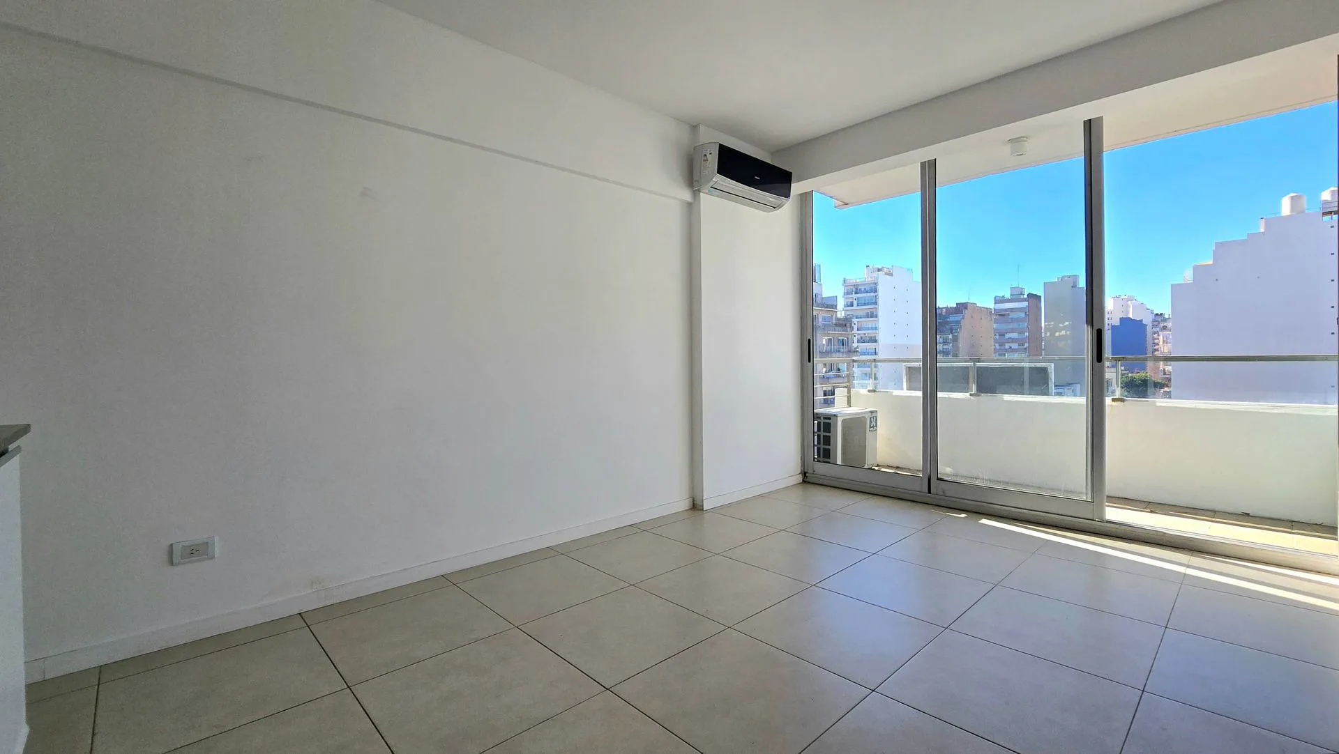 MONOAMBIENTE EN VENTA EN FLORES CON RENTA foto 4