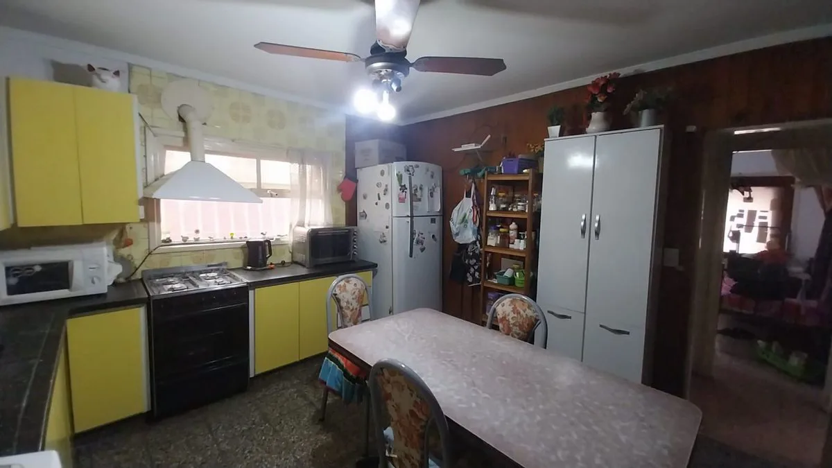 VENTA CASA 6 AMBIENTES PARQUE BARRIO JORGE NEWBERY foto 3