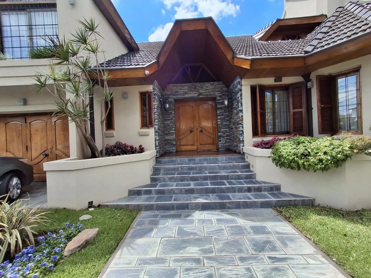 Chalet en Venta en Castelar 10 amb. Larralde 2500 foto 3