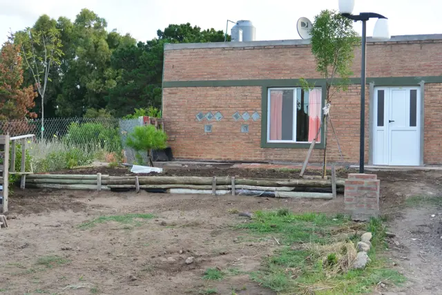 Casa de 2 dormitorios en Sauce Grande a una cuadra del mar (Balneario ubicado a 6 km de Monte) en zona arbolada ideal para relajarse y disfrutar de la